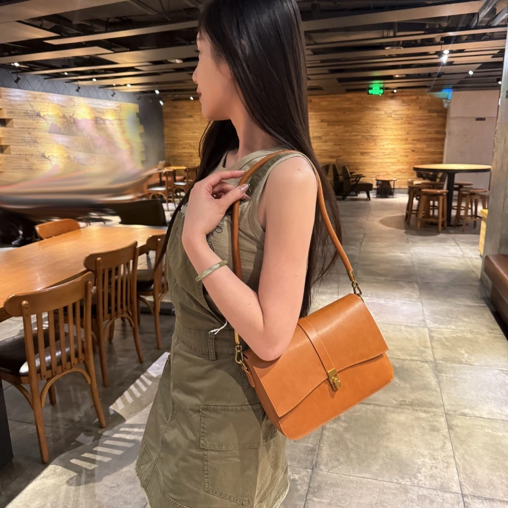 

2025 new design commuter bag, high-end small square bag, messenger bag, genuine leather shoulder baga black