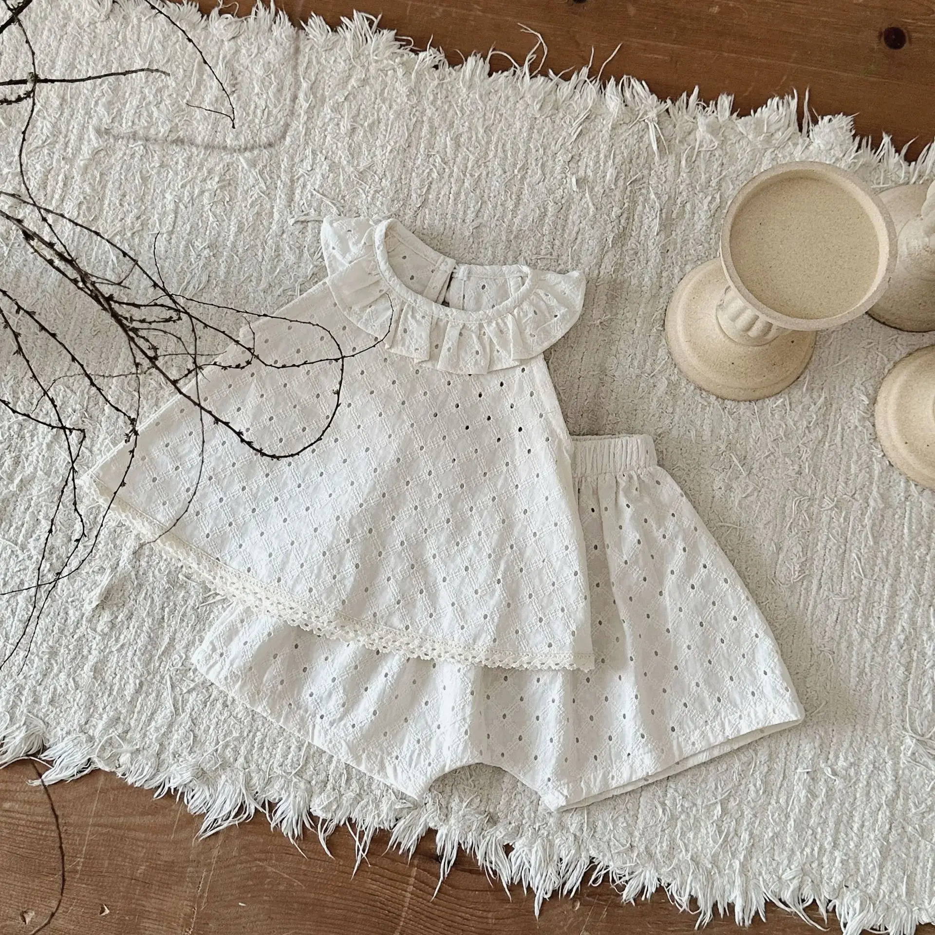 

Babys Sets Summer Children Hollowing Out Embroidery Lotus Leaf Collar Sleeveless Tops Shorts Baby Princess Two Pieces 2024