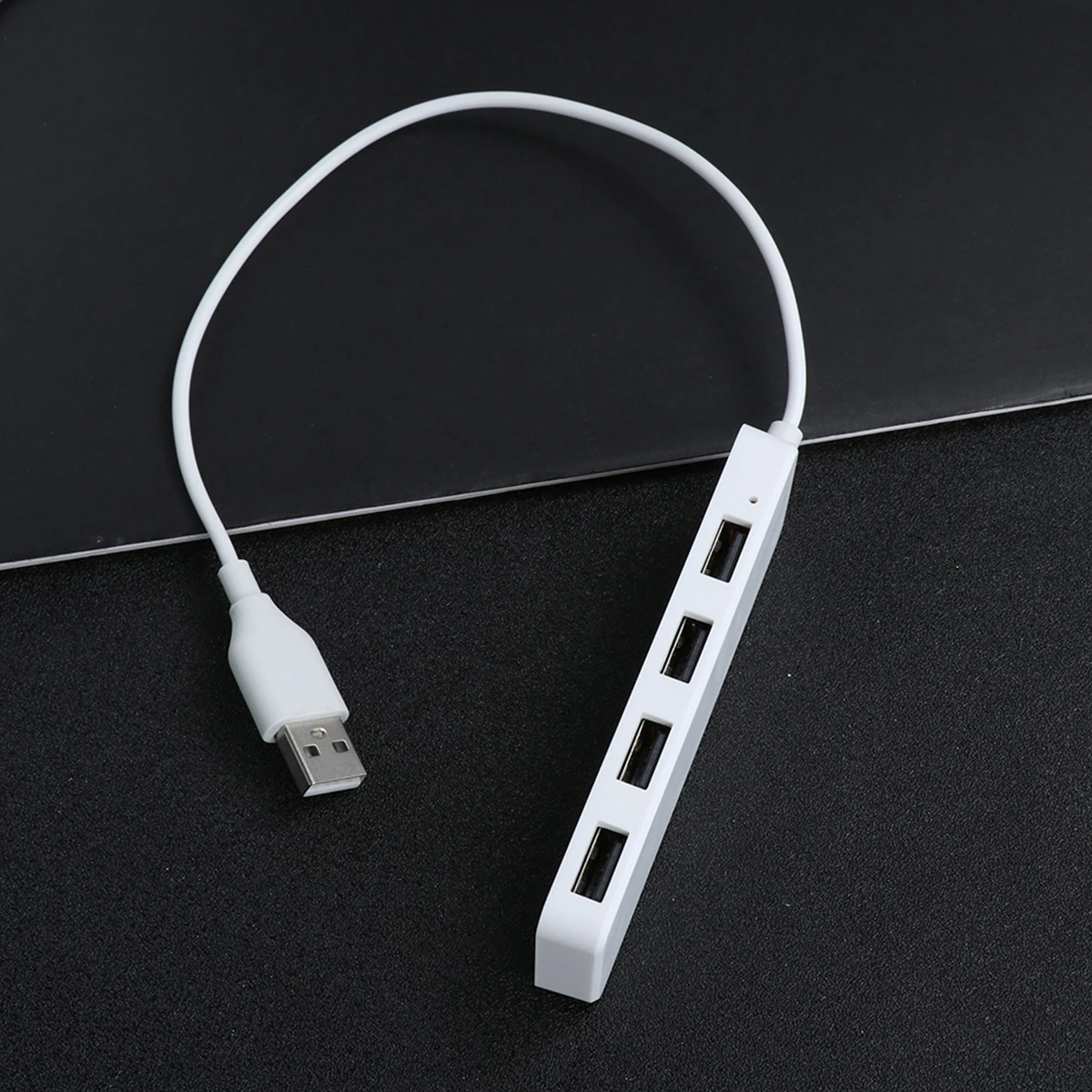 

Professional 4 Ports USB 2.0 Hub Adapter Converter for Laptop Pc Computer Wall Car No Driver Needed (White)