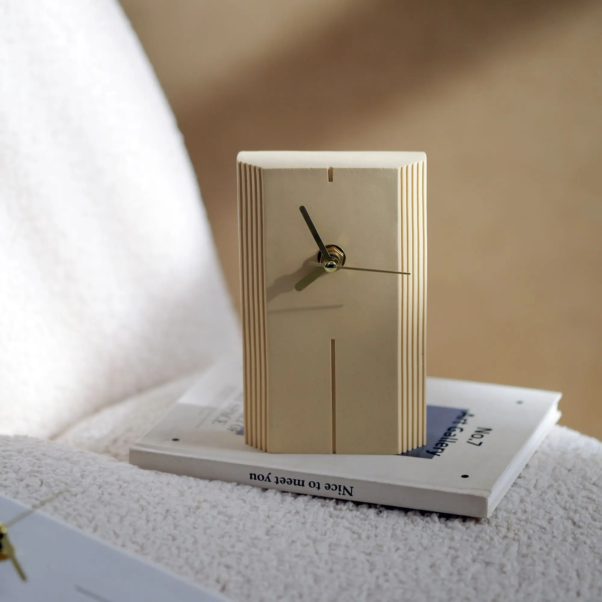 Medieval silent sun table clock sandstone Nordic desktop ornament home decoration modern living room high value clock