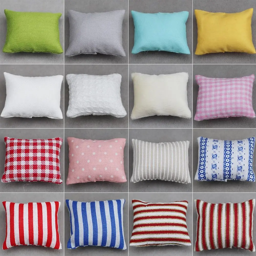 ชุดเฟอร์นิเจอร์จิ๋ว 4 ชิ้น เก้าอี้จำลอง โต๊ะไม้จิ๋ว เบาะโซฟาตุ๊กตา ของตกแต่งบ้าน