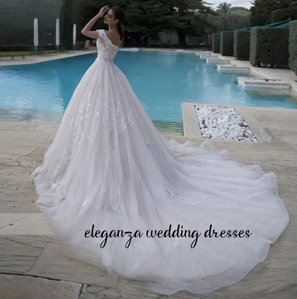 Customized Off The Shoulder A Line Lace Wedding Dresses Appliques Bride Dress  Cathedral Train Bridal Gown Plus Size