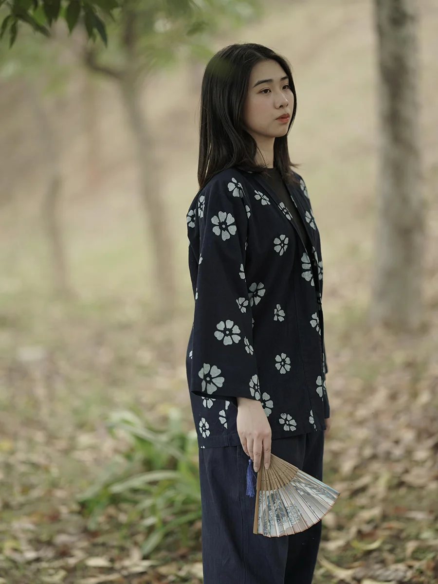 

Растение синий краситель индиго японский стиль ретро халат свободная повседневная рубашка батик халат с принтом цветов сливы