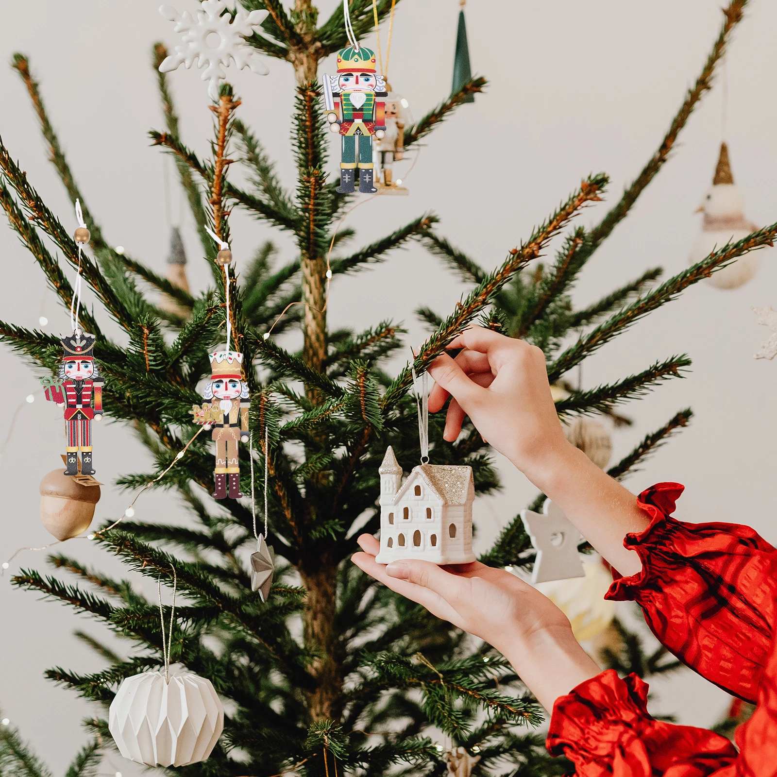 

9pcs Xmas Nutcracker Pendants Wooden Hanging Christmas Decor Vintage Hand-Painted Ornaments For Tree Wall Door Window Fireplace