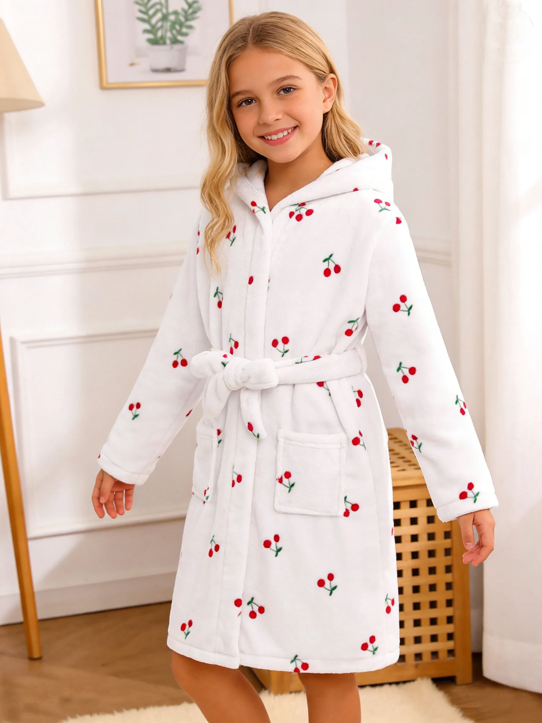 Girls' fashionable bathrobe for spring and autumn, girls' casual sweet pink flannel paired with hooded long sleeved pajamas