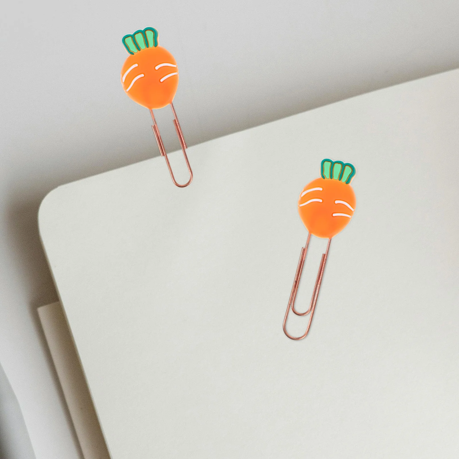 

20Pcs Cartoon Paper Clips Carrot Style Cute Metal Document Clips Decorative Office Study Supplies Paper Clip Metal Paperclips