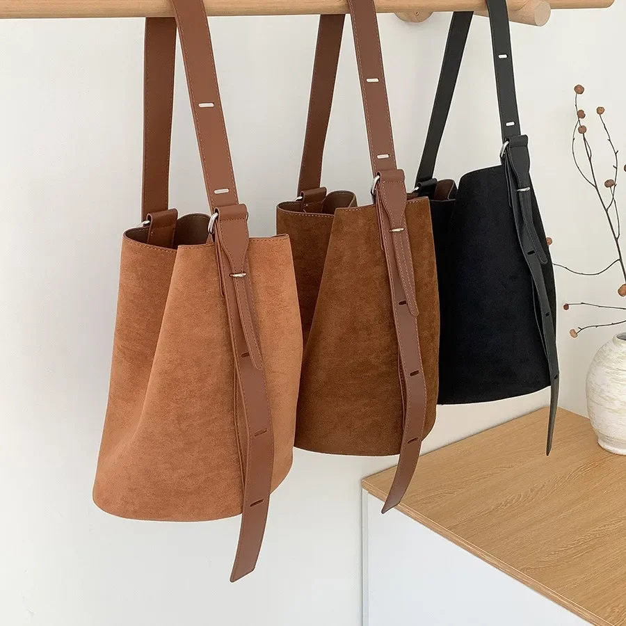 Fashion Wide Strap Crossbody bags for women handbag big capacity Luxury Designer Faux suede female Bucket Shoulder Bag brown