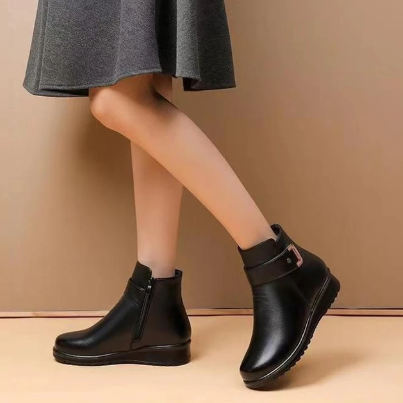 Winter Mum Cotton Shoes Padded Flat Bottom Non-slip Warm Short Boots Women Side Zipper Metal Decoration Soft Sole Comfort Flats