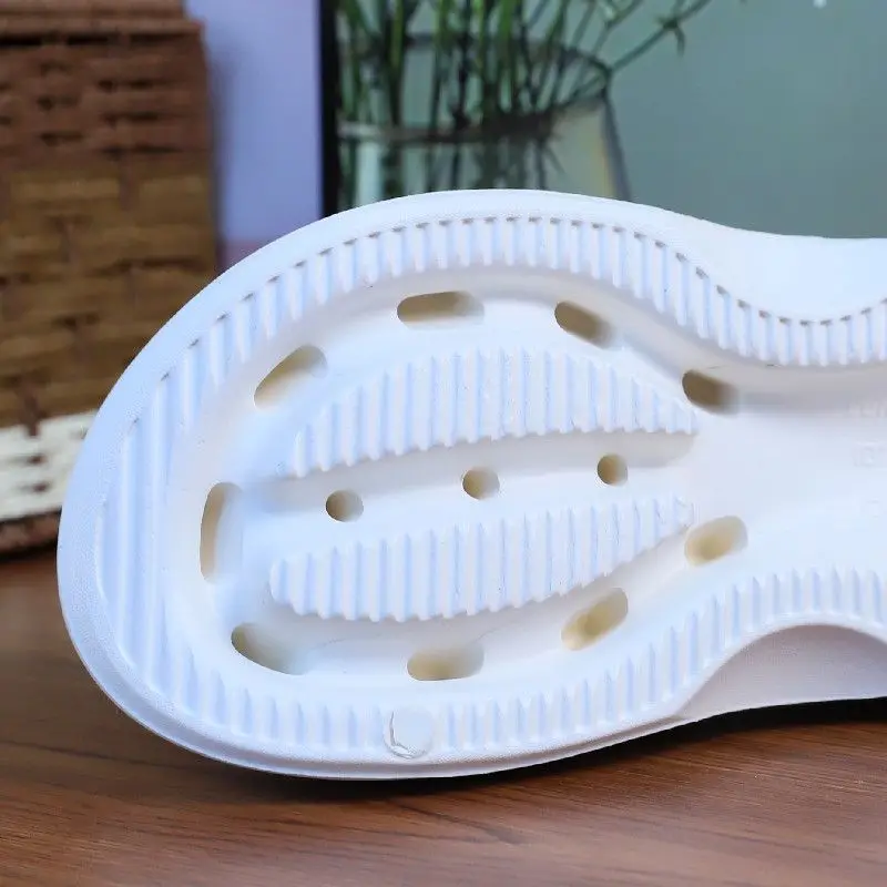 Zapatillas elevadas antideslizantes para mujer, pantuflas de EVA de suela gruesa blanca nuevo, zapatillas de plataforma para el hogar a la moda para