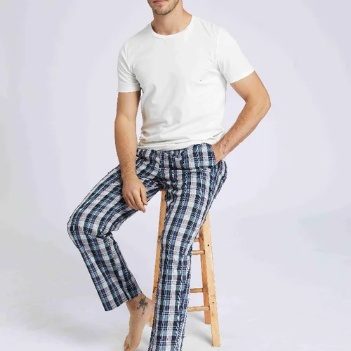 النوم والصالة للرجال