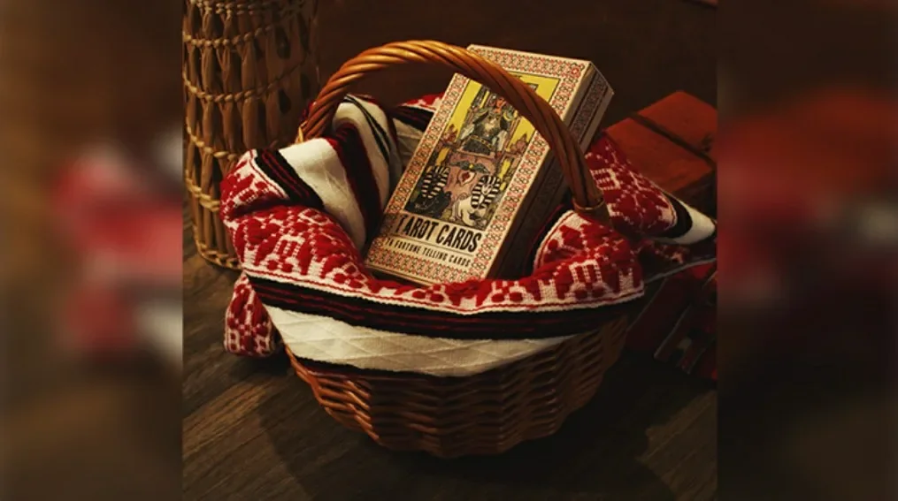 

Bunica Tarot (Marked) by Phill Smith - Magic tricks (Instant Download)