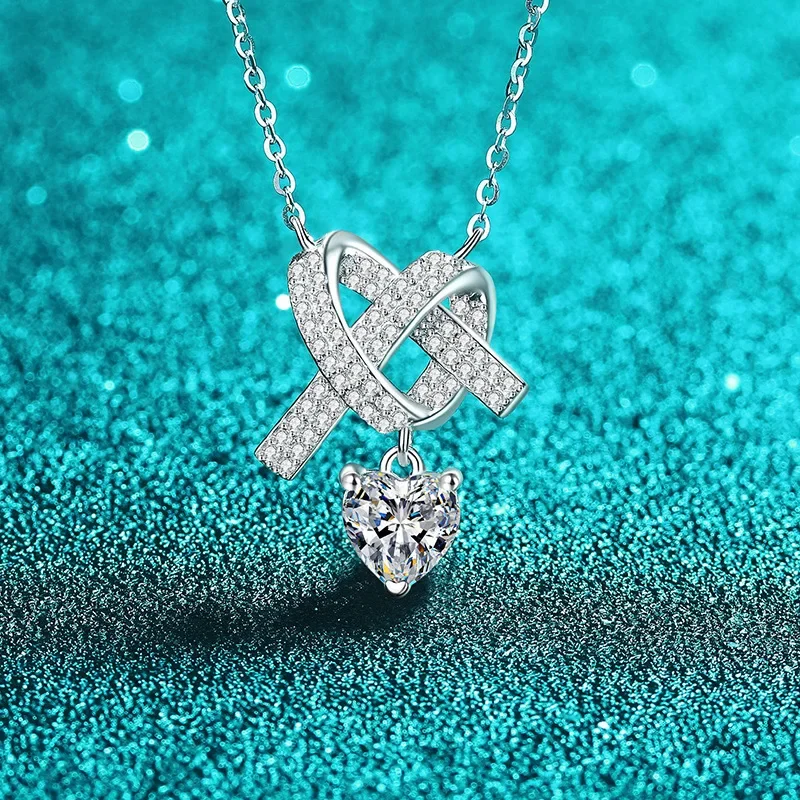 

Unique Intertwined Heart Design 1 Carat Moissanite Pendant Charming Platinum Pt950 Necklace for Women Romantic Sparkling Jewelry