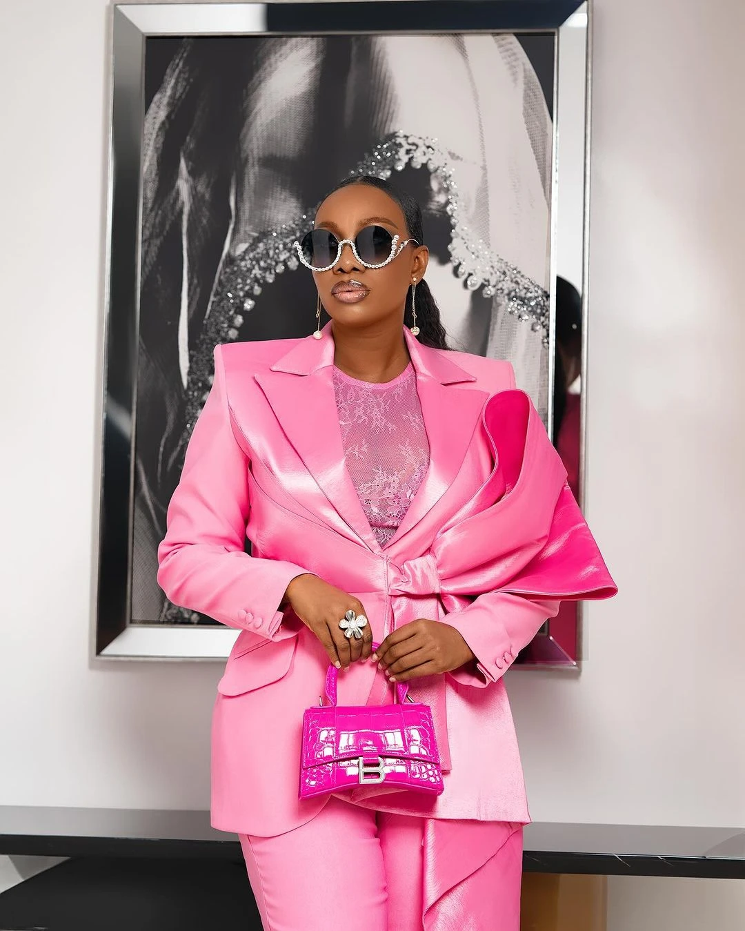 Pantaloni da donna rosa scintillanti Abiti 2 pezzi Bowknot in raso Abiti per la madre della sposa Serate per invitati a un matrimonio Festa su misura