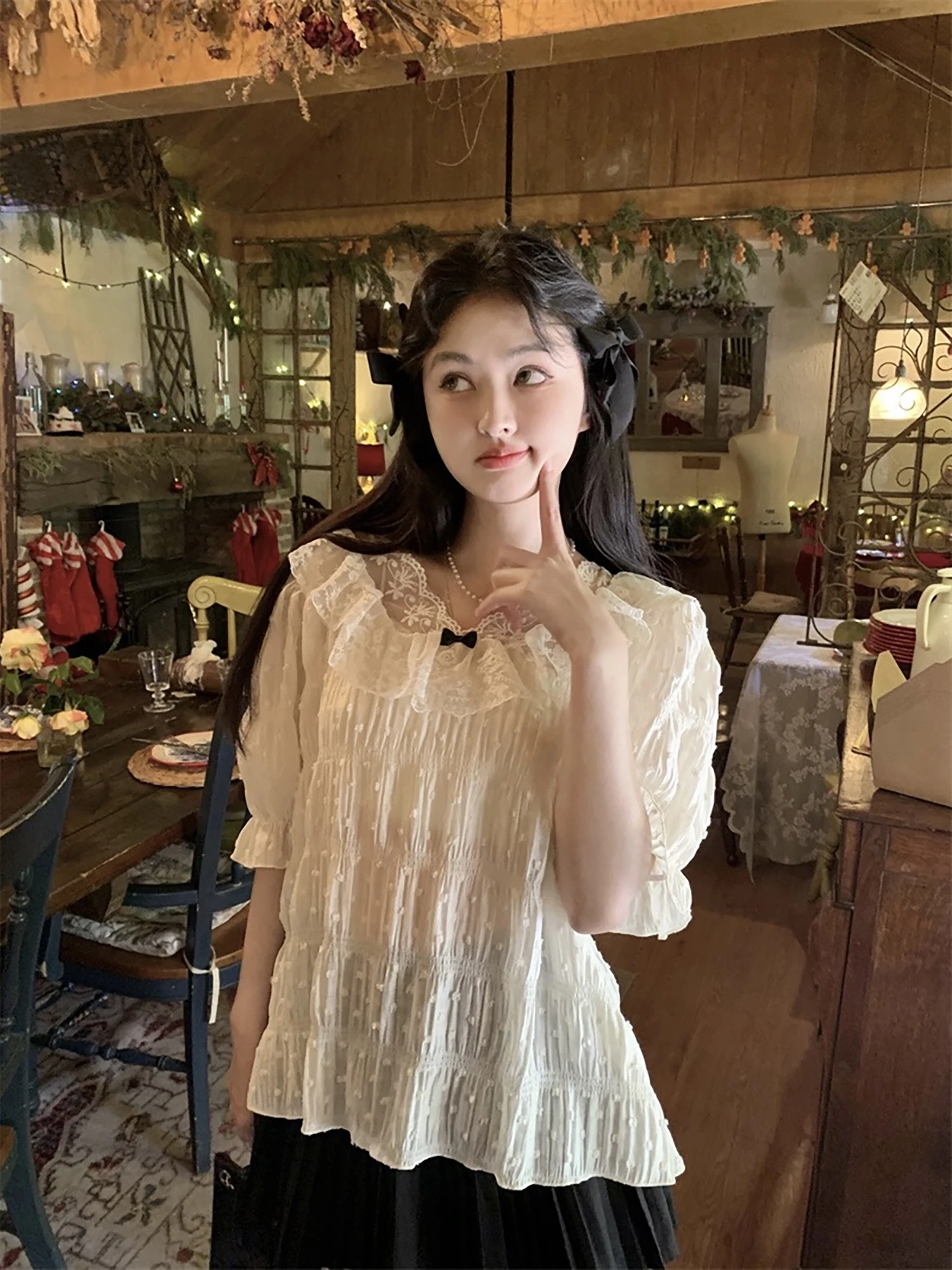 

Vanwenwen Princess Lace Shirt Women's Spring Thin Bubble Sleeve Top Girl's Style Loose Fit V-neck Short Sleeve Color