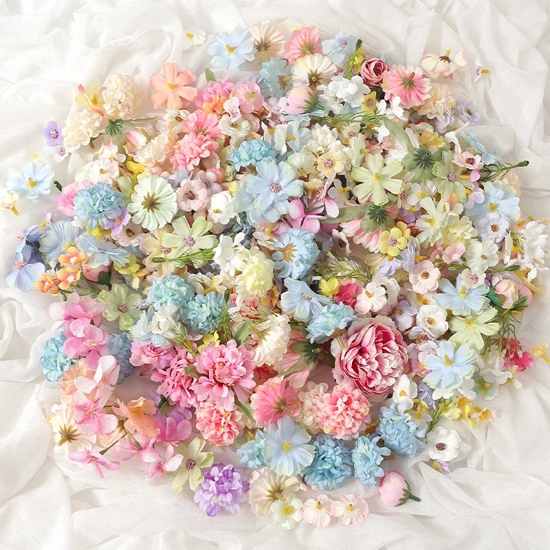 

50Pcs Mini Random Mix Artificial Flowers Silk Fake Flowers for Home Decor DIY Craft Gifts Accessories Bride Wedding Decoration
