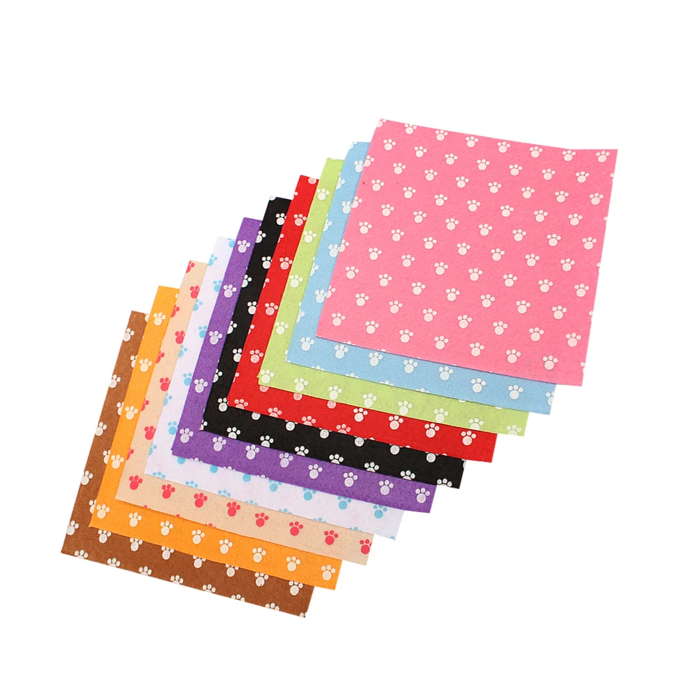 

20 Pcs Non-woven Fabric Material Nonwoven Felt Slices Sheet Kitten Paw Pattern DIY Chips