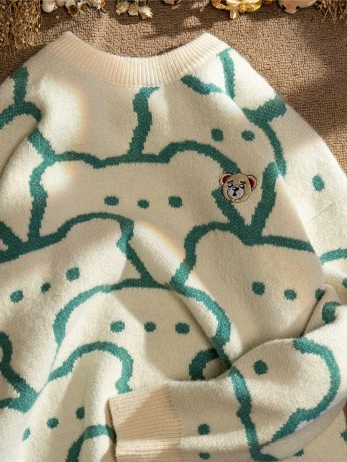 Uroczy sweter we wzór misia dla dziewcząt z gimnazjum, jesienno-zimowa odzież dzianinowa, słodka i wygodna.