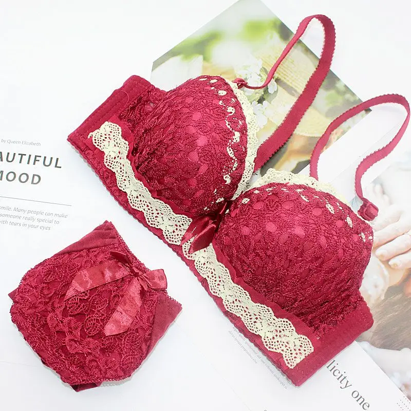 Cheap New Sexy Underwear Set 3/4 Cup Push-Up Bra And Panty Sets Brand Lace Lingerie Set Women Deep V Brassiere Black White