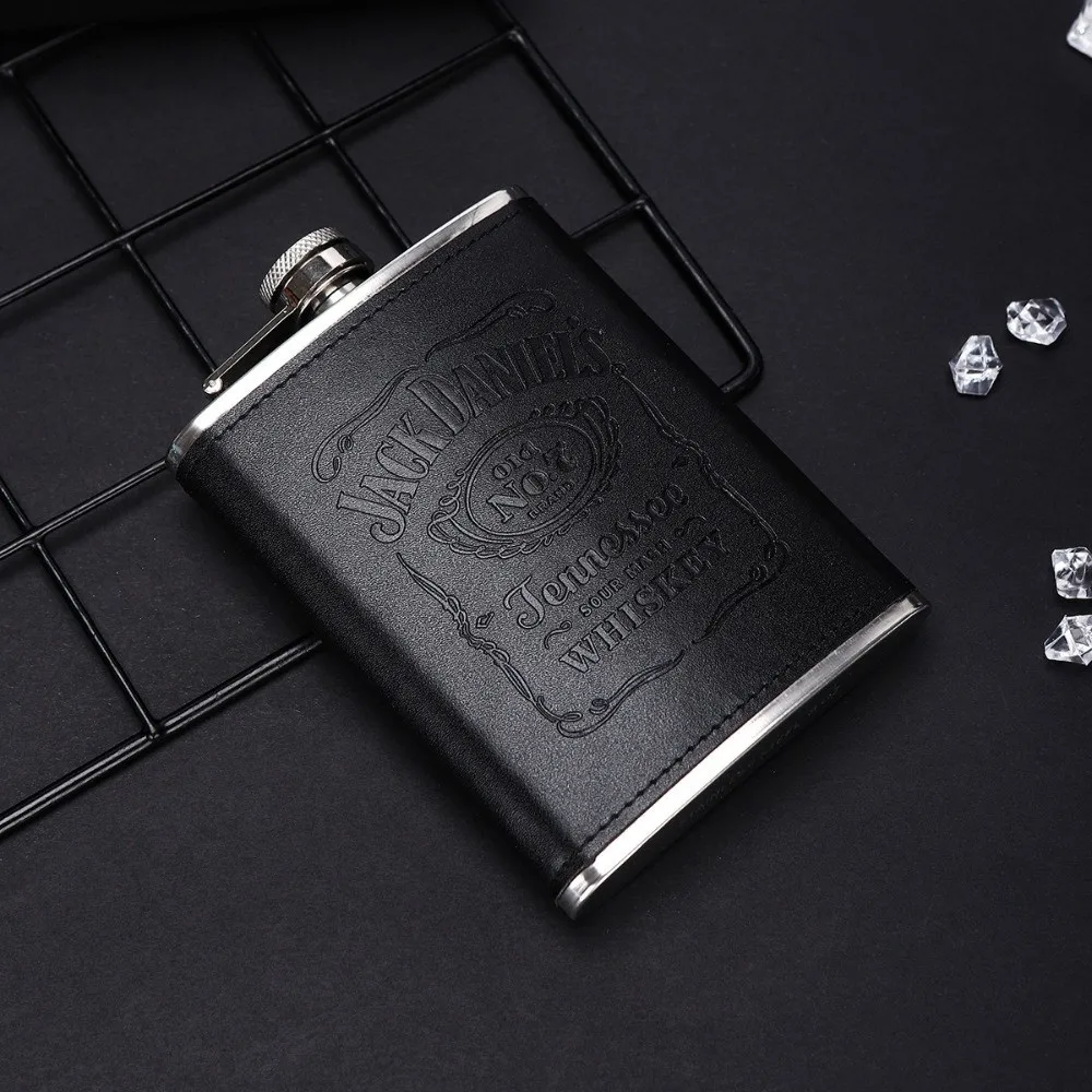 قارورة الورك الأنيقة 8 أونصة من الجلد المغطىة للتسرب قارورة الخمور الصغيرة المصنوعة من الفولاذ المقاوم للصدأ وعاء النبيذ في الهواء الطلق #1