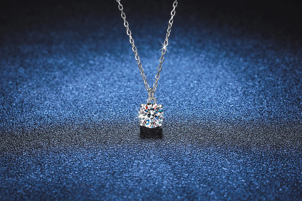 LioraGem Minimalist Geometric Four-claw Moissanite Pendant for Women, Elegant 1-carat Moissanite Necklace Platinum PT950 Stamp