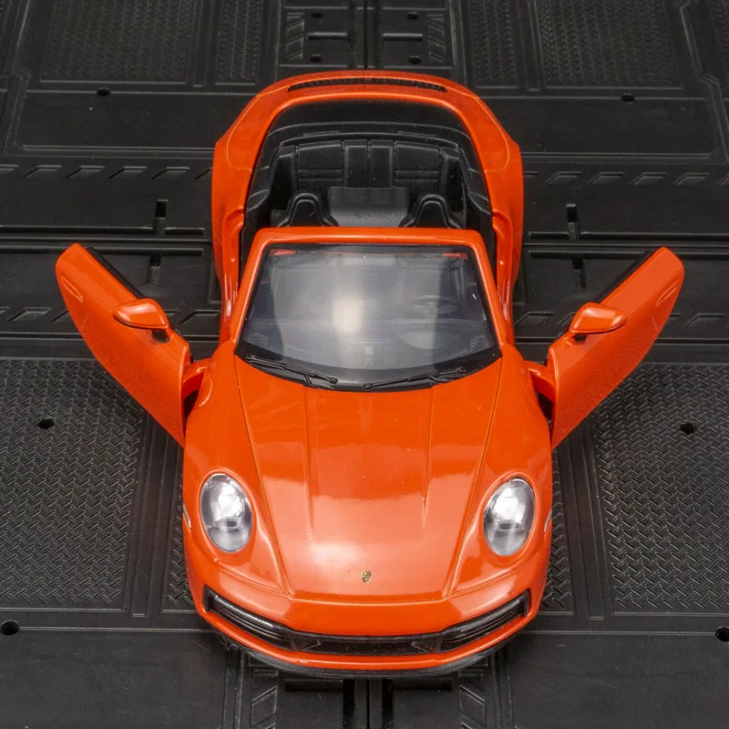 

1:32 Porsche Carrera 911, модель суперкара из сплава, трансформируемый автомобиль, украшение, игрушечная дверь, можно открыть