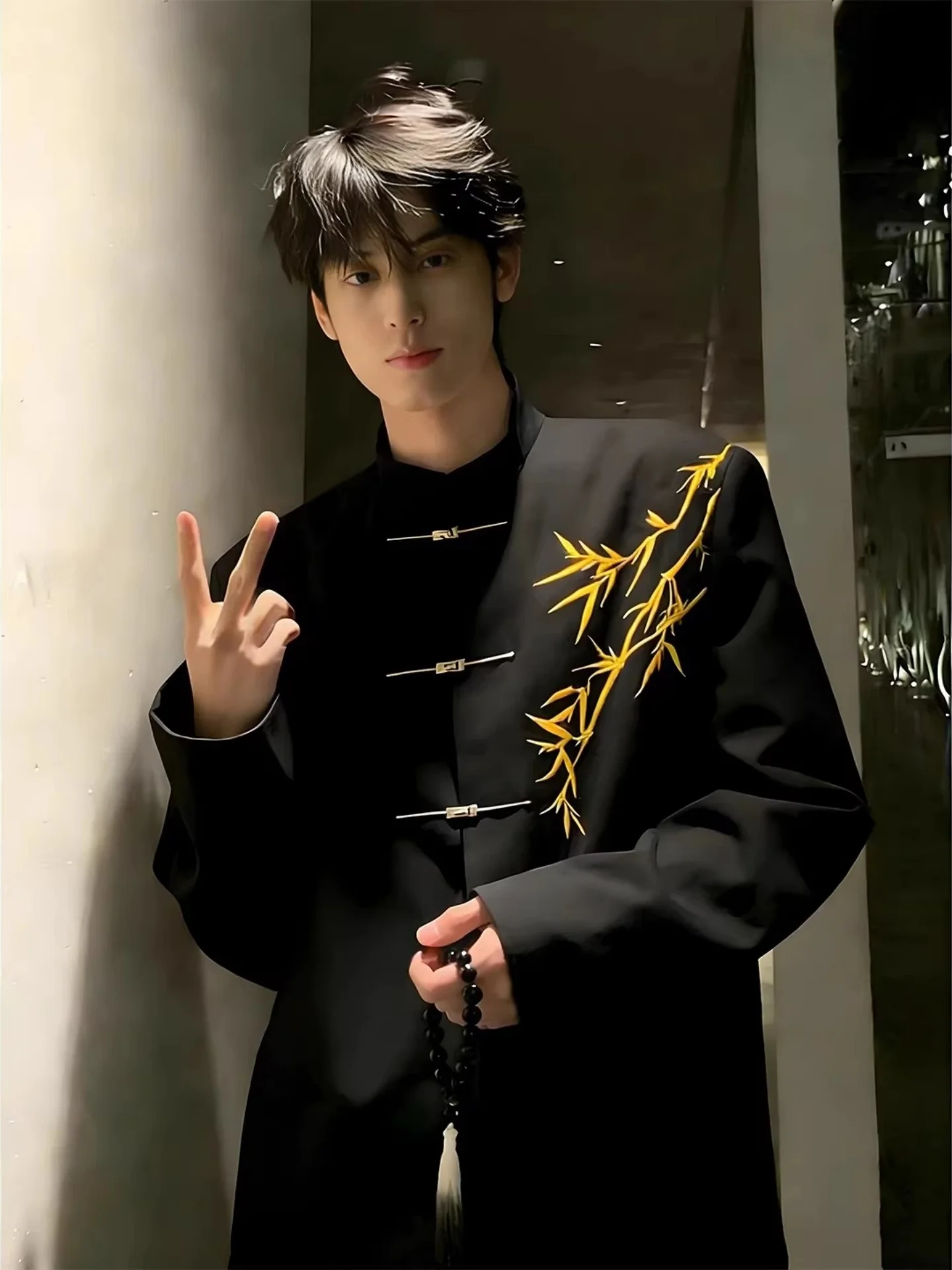 

Новый китайский мужской костюм: пиджак для повседневной носки, свадьбы, помолвки, церемоний, верхняя одежда с длинными рукавами, вышивкой и металлическим декором