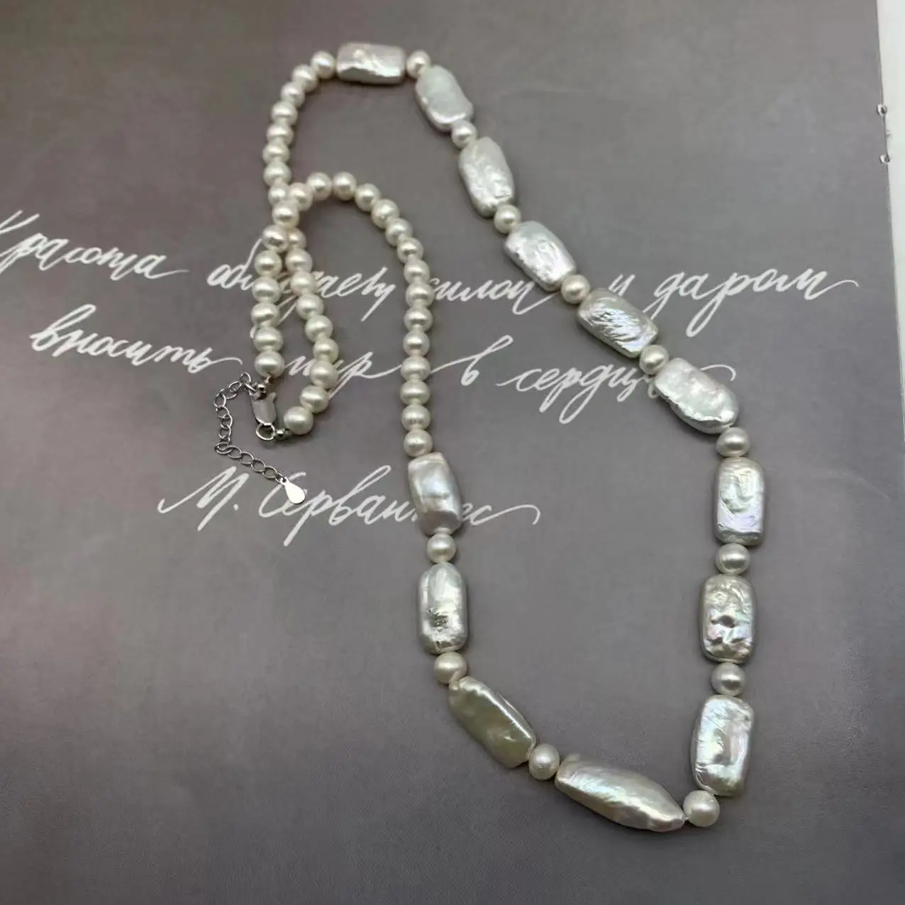 collier-de-perles-baroques-d'eau-douce-naturelles-chaine-de-cou-chaine-de-pull-pour-femmes-style-design-elegant-et-genereux-couleur-unie-cadeau-ondule