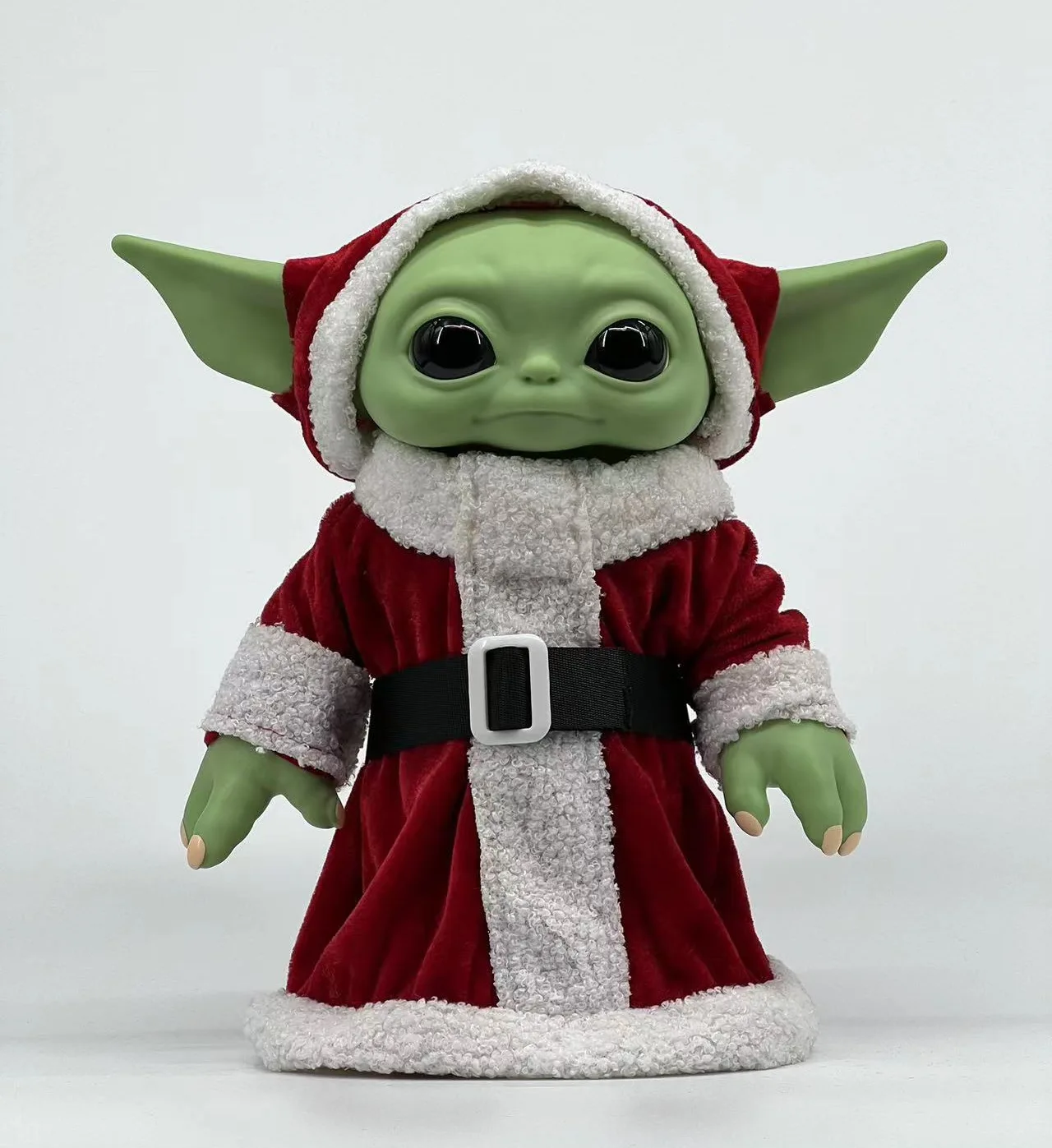 Star Wars Yoda bébé en plastique en peluche tissu robe style figurine enfants jouet bureau ornements poupée mandalorien modèle cadeau de noël