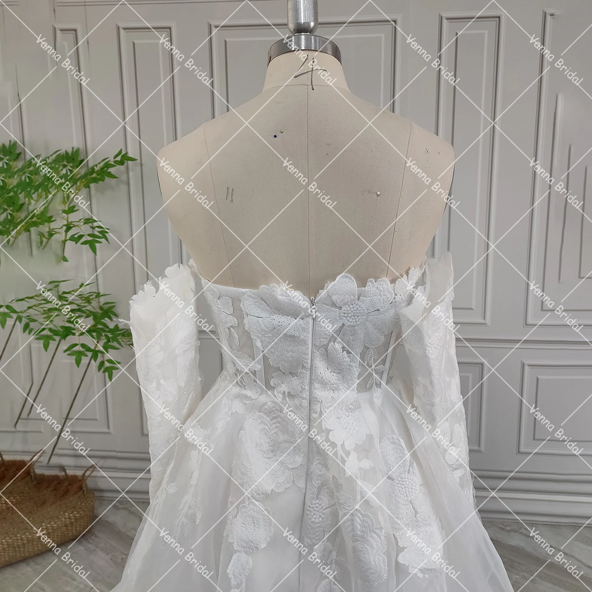 Boven de knie lange mouwen geborduurde bruidsjurk op maat gemaakte mini liefje organza baleinen illusie bustier korte trouwjurk