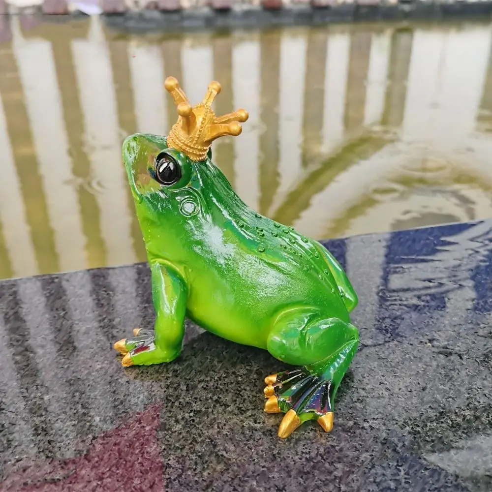 

Study Wearing Crown Miniature Frog Statues Handmade Cute Frog Figurines Resin Material Frog Ornament Indoor Outdoor