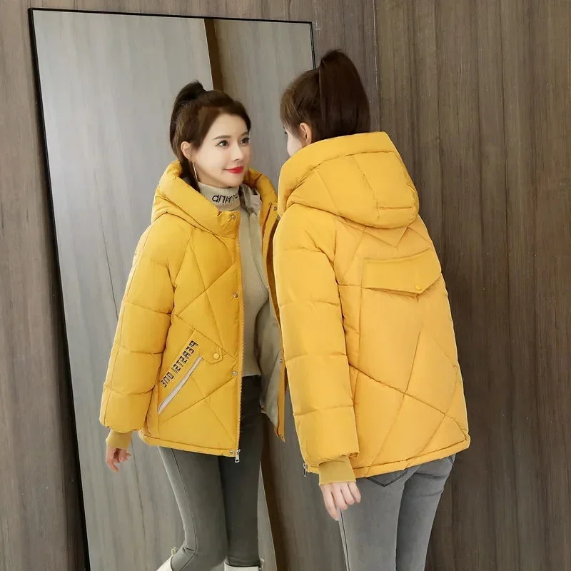 Jaqueta puffer impermeável para mulheres, parka preta de neve com capuz, jaqueta acolchoada de algodão curto, roupas femininas, inverno, novo, 2024