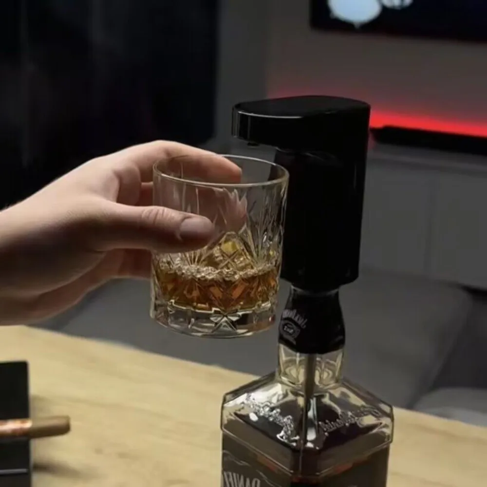 intelligent-quantitative-digital-display-automatic-sensing-cocktail-dispenser-bottle-decanter-versatile-home-cocktail-mixology