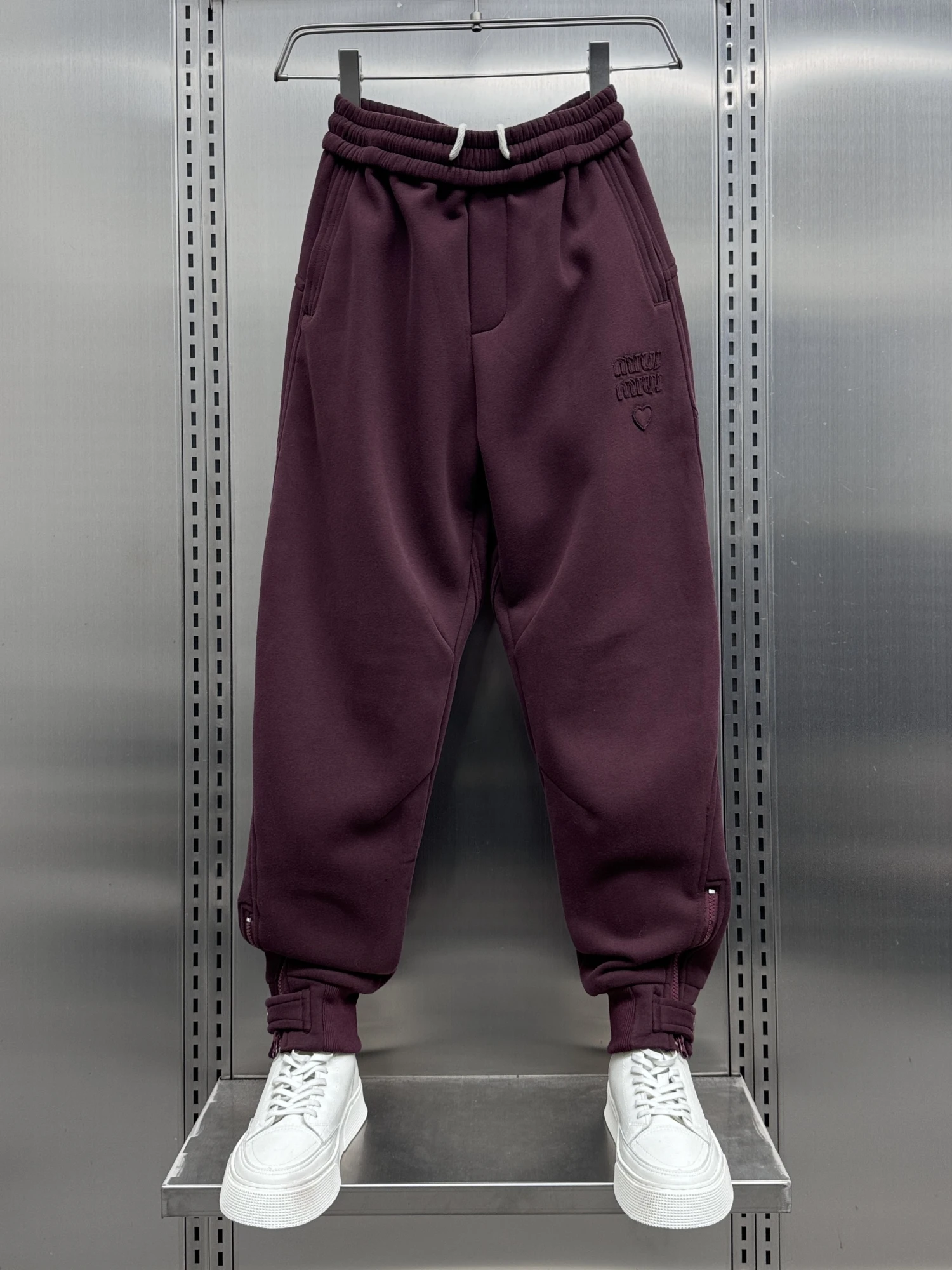 

Мужские зимние спортивные брюки на флисовой подкладке, свободные, с вышивкой, молодежные, в стиле Harlan, модные повседневные свободные длинные брюки для подростков