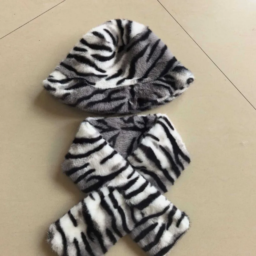 2-Piece Set Soft Faux Mink Fur Hat Anti-static Cross-tie Faux Fur Scarf Set Warm Thermal Leopard Print Hat Winter Cold Weather