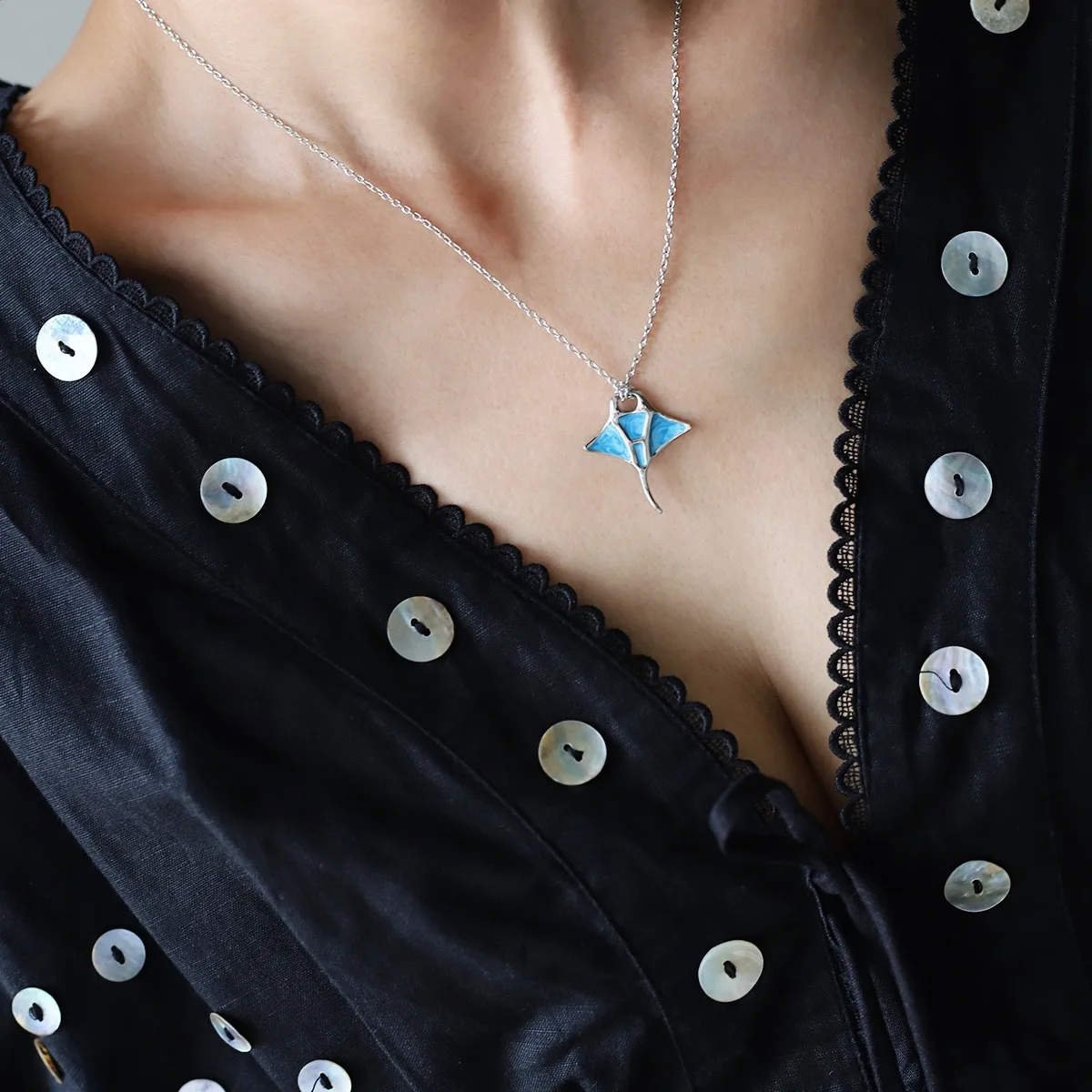 Stainless Steel Devil Fish Pendant Necklace Ocean Series PVD Plated Distinctive Hypoallergenic Collar Jewelry