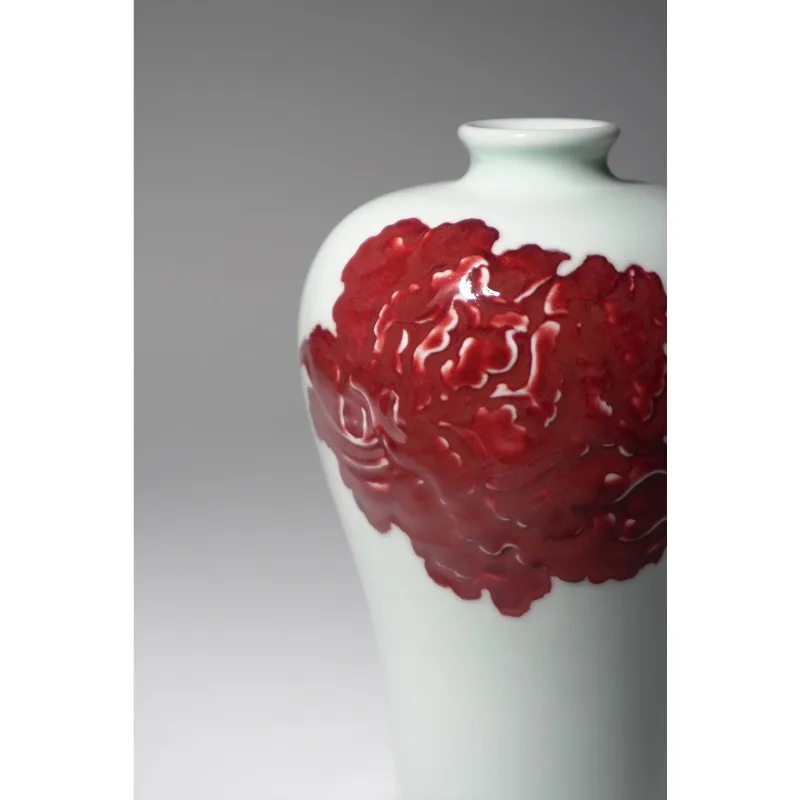 Underglaze red treasure roast all hand-carved red glaze plum vase Chinese vase 20cm