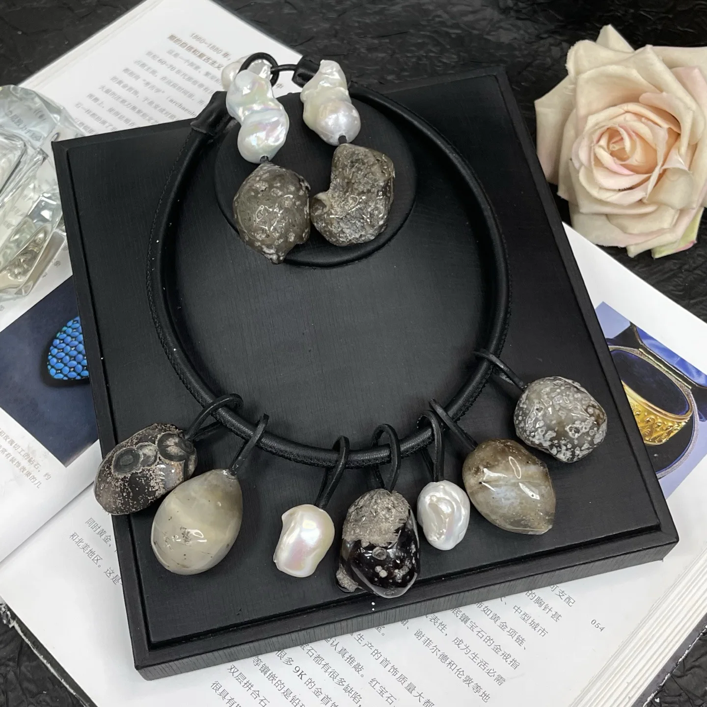 2025年ヴィンテージ瑪瑙石象嵌バロック様式ネックレス＆イヤリングセット-レトロエレガントジュエリー-日常使い＆特別な機会に