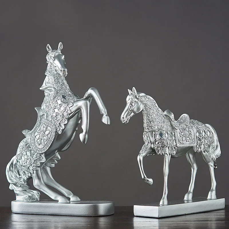 European Retro Resin Horse Statue Ornament Home Living Room Table Figurines Decoration Fengshui Office Desktop Furnishing Crafts