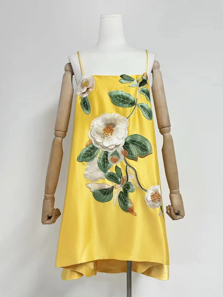 Robe dos nu sexy à motifs de fleurs brodées lourdes, robe d'été pour femmes, jupe bouffante ample et large à la mode, 2025