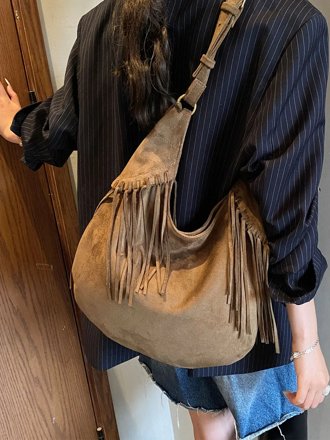 

Retro Tassel Women's Tote Bag Large Capaci oulder Commuter Bag Dumpling ape Crossbody Bag for Autumn And Winter