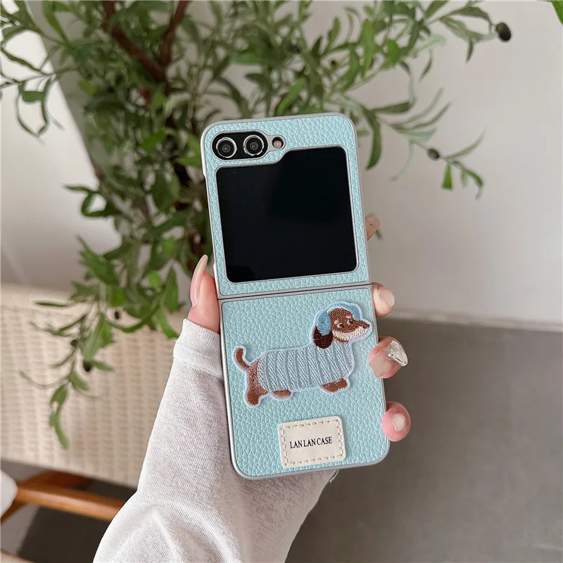 Cute Embroidered Dog Short Chain Case For Samsung Galaxy Z Flip6 Case Z Flip5 Z Flip4 Z Flip7 Cover Motorola Razr60 Razr50 ultra