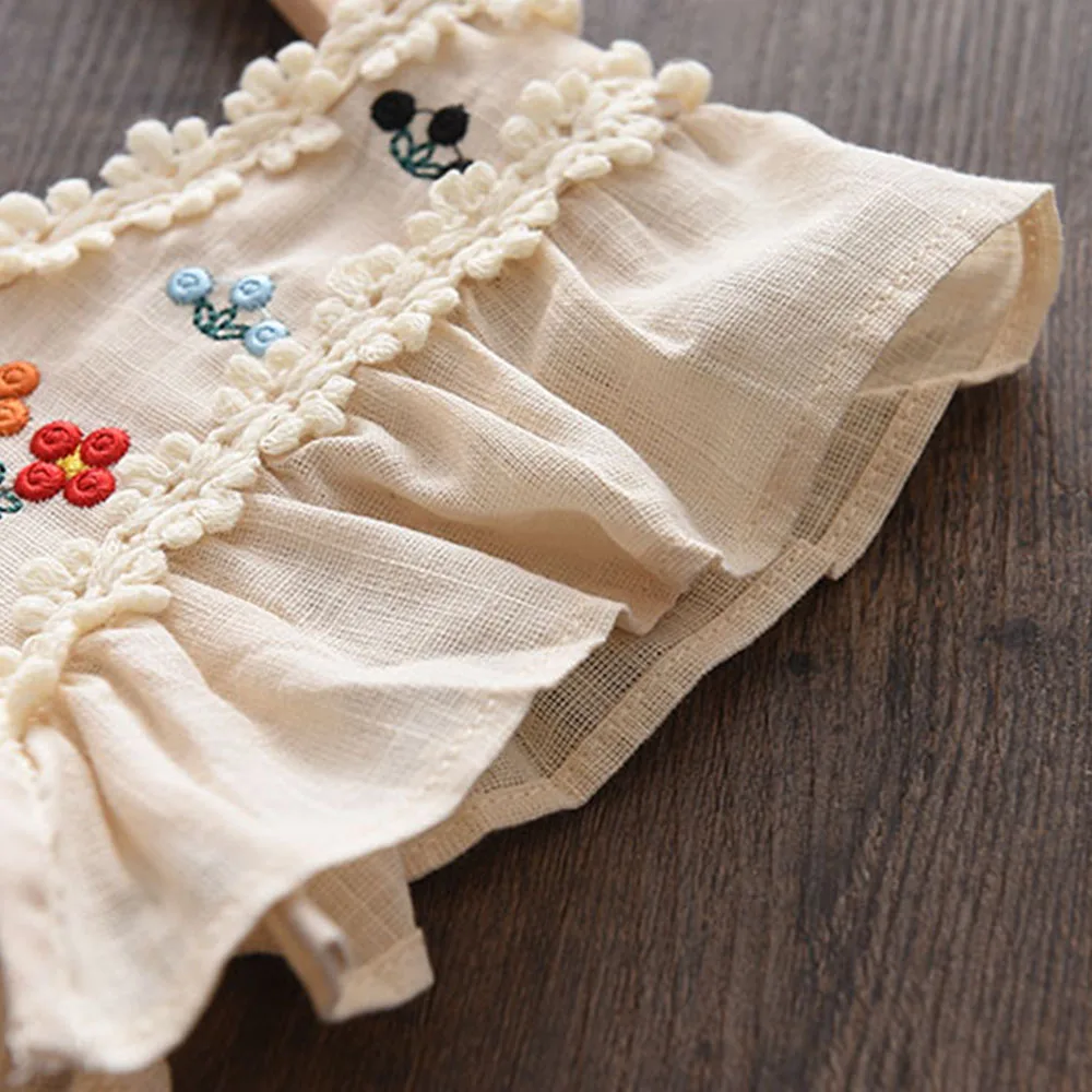 Robe en dentelle brodée de fleurs pour filles, robes décontractées pour tout-petits, manches volantes douces, vêtements de princesse, nouvelle mode, été, 2-6 ans