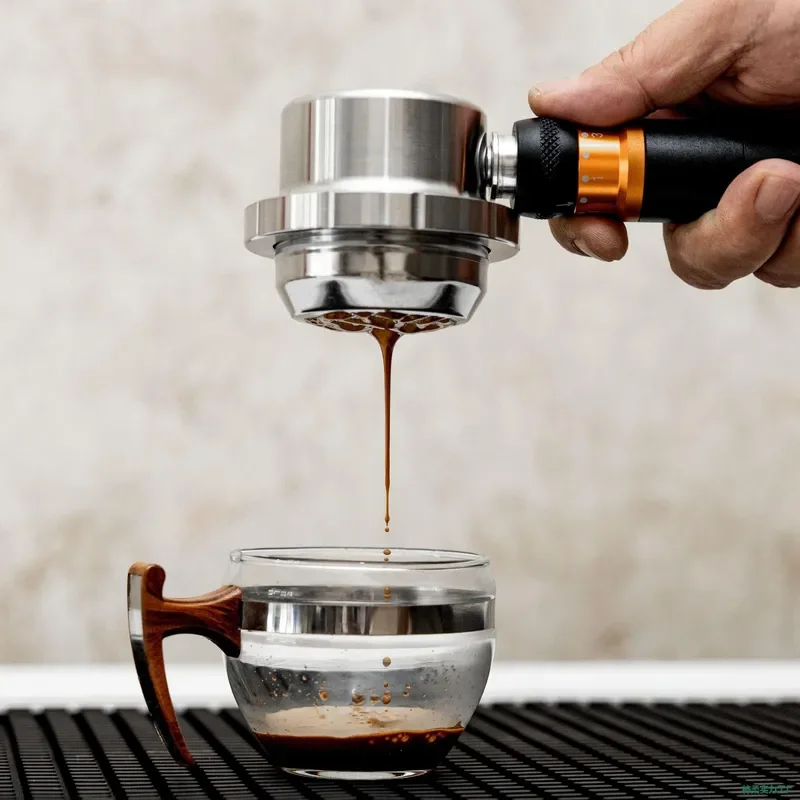 Portable Mini Pneumatic Coffee Maker Manual Pressure Espresso Machine Compact Travel Hand Press Pot for Home Office Brewing