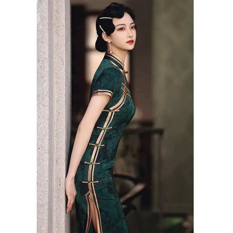 Chinese Vintage Cheongsam Dark Green Improved Retro Republican Elegant Slim Long Dress Qipao Traditional Clothing For Women view 2