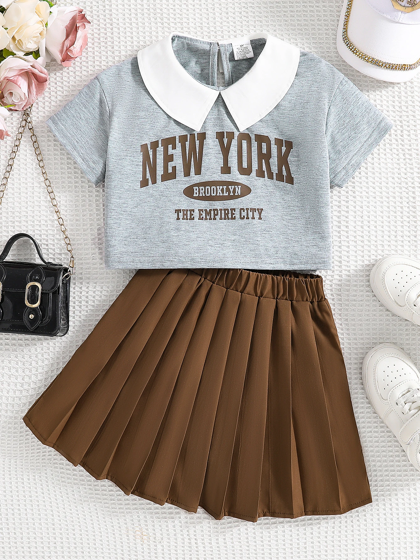 

New Summer Girls' Preppy Style Outfit - Breathable V-Neck Tee Solid Pleated Skirt 2-Piece Set School Chic Children's Clothing