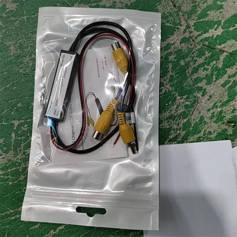 AUTO ELECTRONICS CONNECT WIRES AV 2 TO BE 1 AV IN OR AV OUT AUTO DVR RECORDER GPS WIRES PARKING CAMERA LCD CONNECTOR ADAPTOR