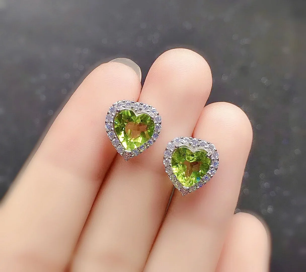 

Classic Heart Crystal Stud Earrings for Daily Wear 8mm Natural Peridot Silver Earrings Fashion 925 Silver Peridot Jewelry