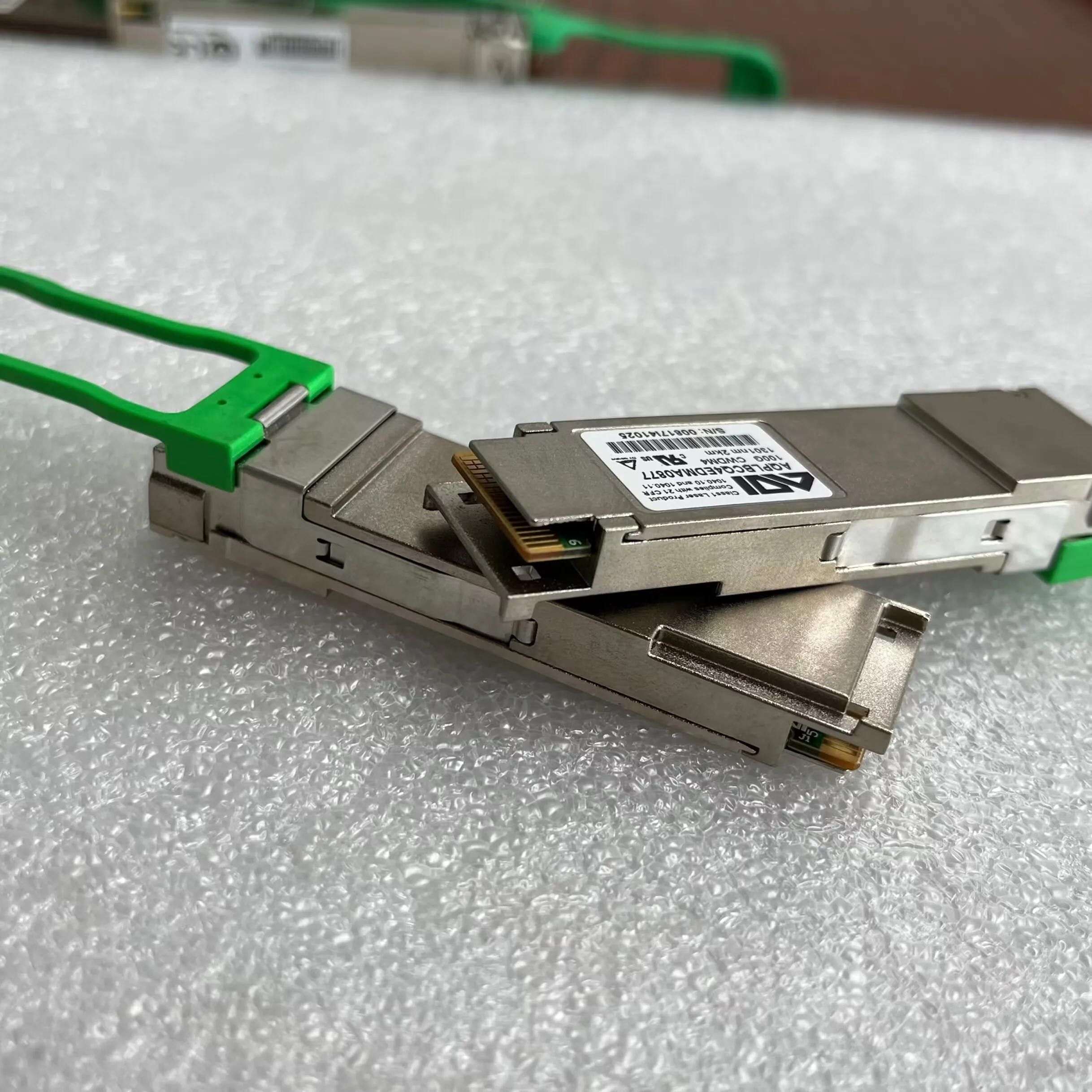 Модуль приемопередатчика 100G QSFP28 CWDM4 1310nm 2KM SMF, оптоволоконный трансивер AQPLBCQ4EDMA0877