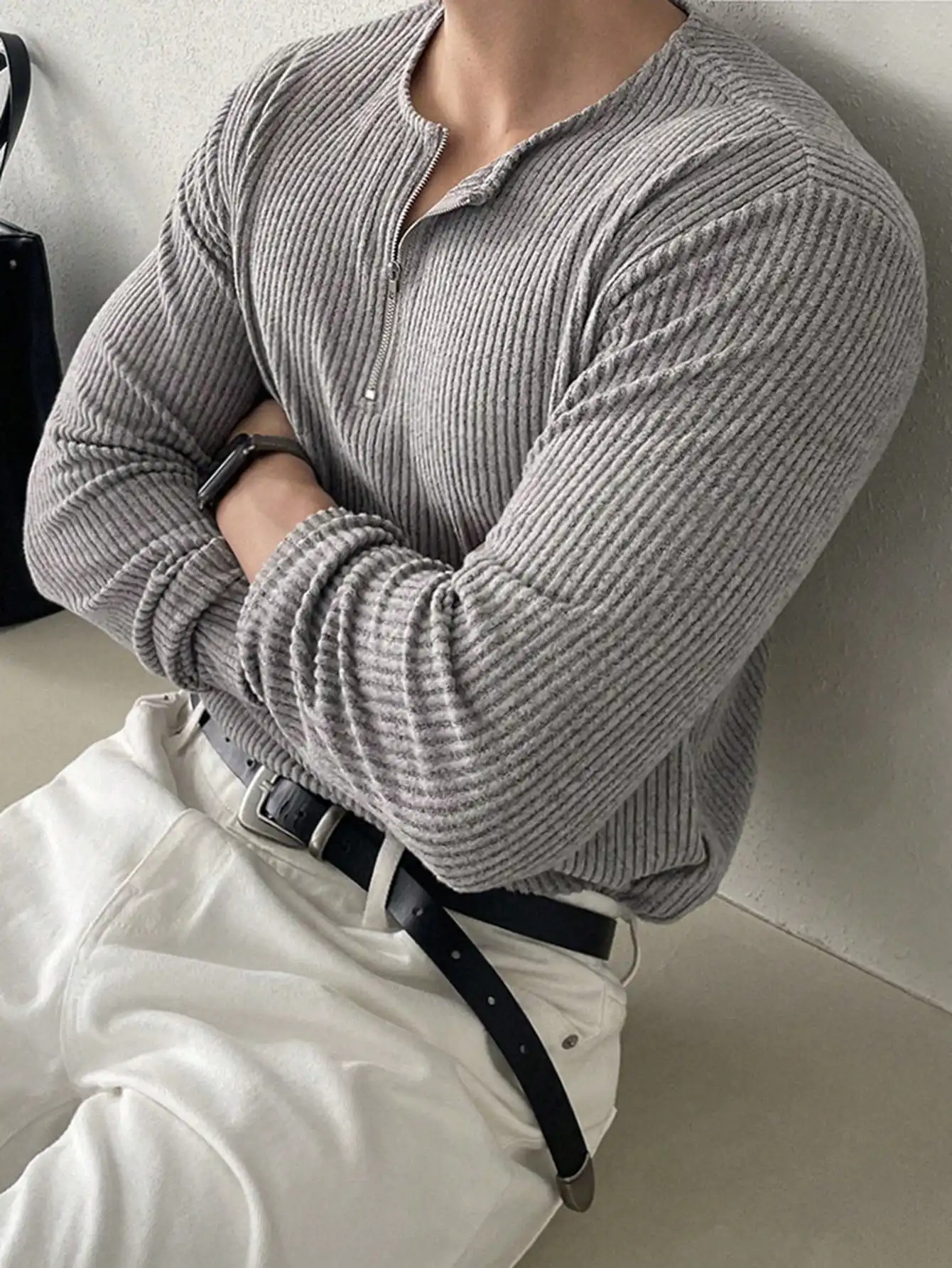 

Мужской серый термотоп с ребристой отделкой, на молнии до середины груди, с длинным рукавом, для повседневной осенней носки