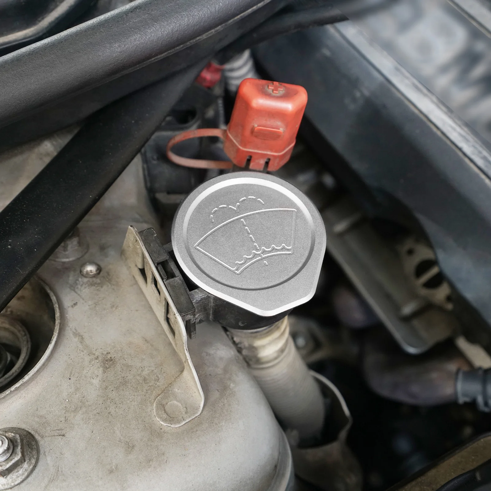 BEVINSEE Aluminium-Scheibenreinigerbehälterdeckel mit O-Ring für BMW E46 320d 330d 320i 323i 325i 330i, Ersatz für 61667007970 – Detail 6